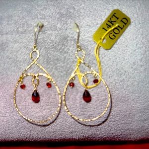 NWT 14K YELLOW  GOLD WITH GARNET STONE Earring Chandelier Dangle.